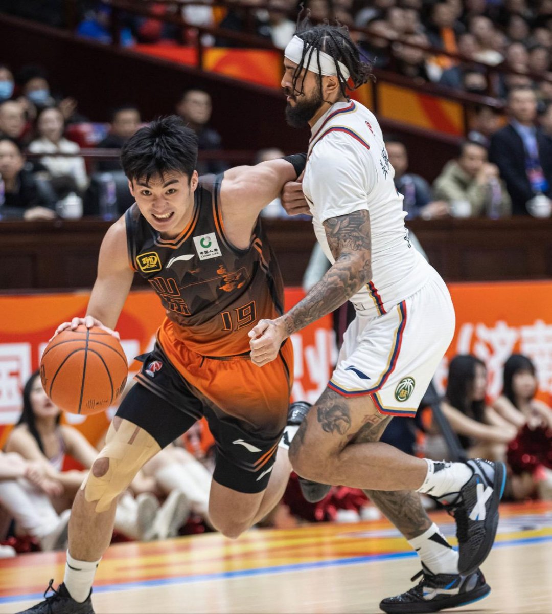 九游娱乐-冲刺阶段CBA常规赛传出新动向,葡萄牙体育造点机会,管理层表态——气氛紧张,训练强度明显提升的简单介绍