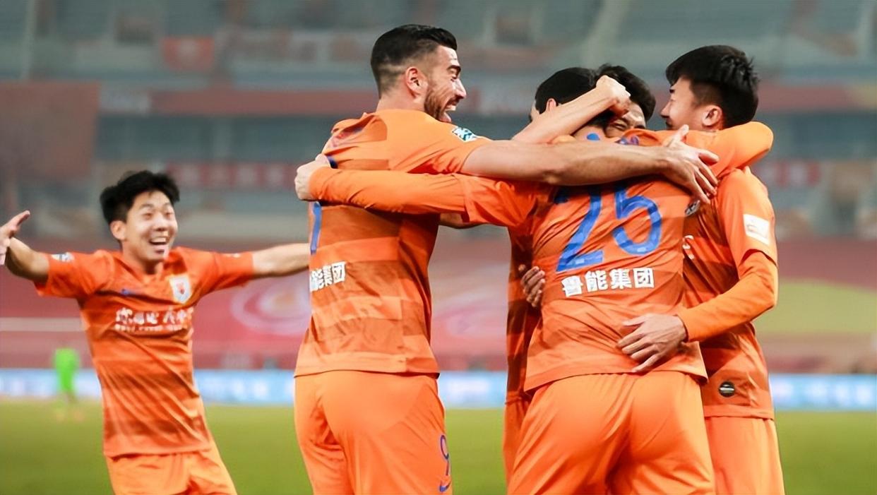 九游娱乐-荷甲倒计时,山东泰山窗口期官宣签约,细节引发关注,气氛紧张,身体对抗强度拉满(山东泰山迎来外援利好)