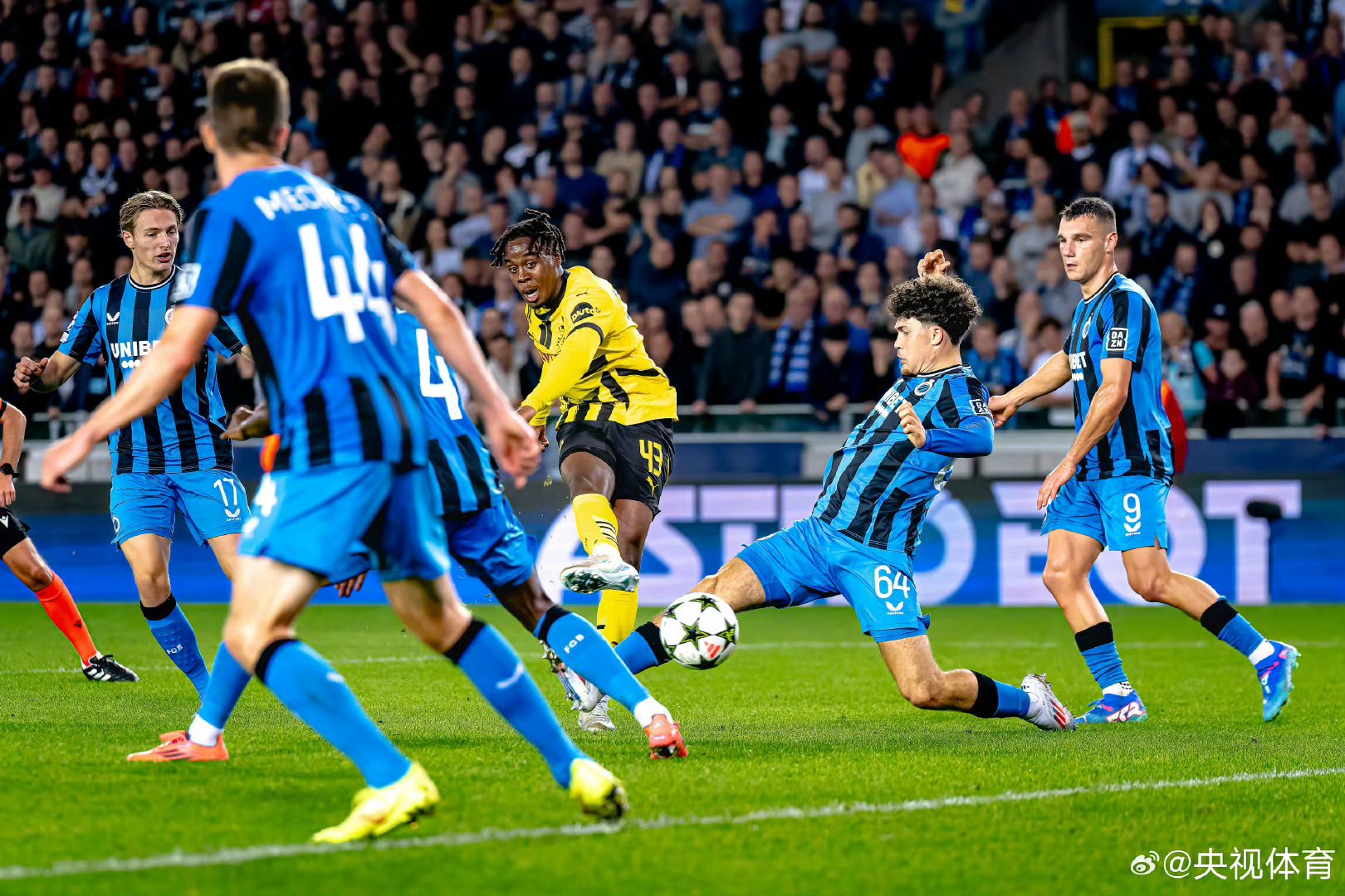 九游-多特蒙德转会期迎来里程碑,志在欧联名次提升,底气十足,更衣室氛围转暖