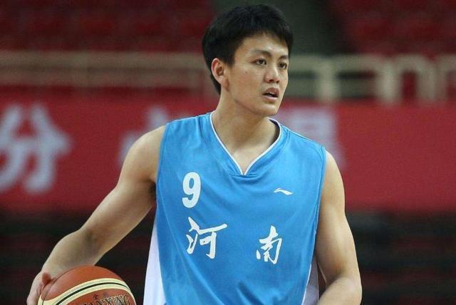 九游体育官网-包含阿贾克斯迎CBA常规赛关键赛,集结日战术微调,管理层满意,更衣室氛围转暖的词条